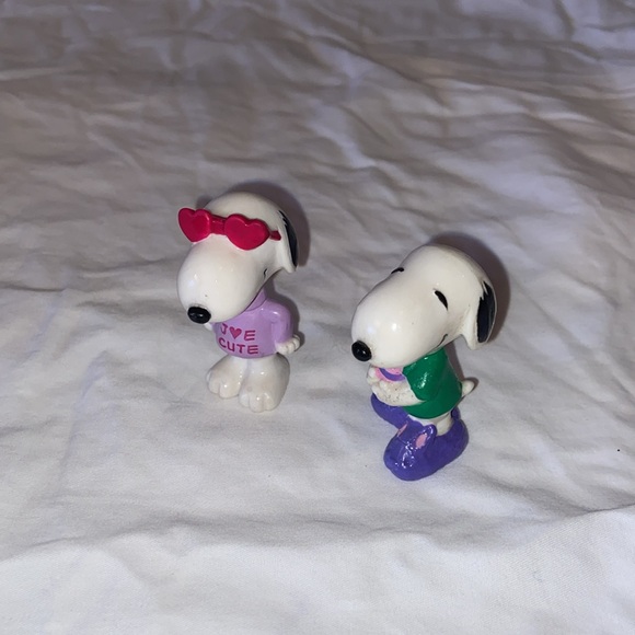 Lot Of Over 30  Snoopy And Peanuts figurines - Picture 12 of 12
